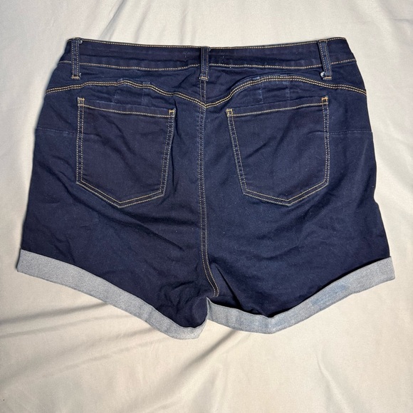 Wax Jean Denim Shorts Size 16–18 High Rise 3.5” Inseam Cuffed Blue Distressed - Picture 3 of 12